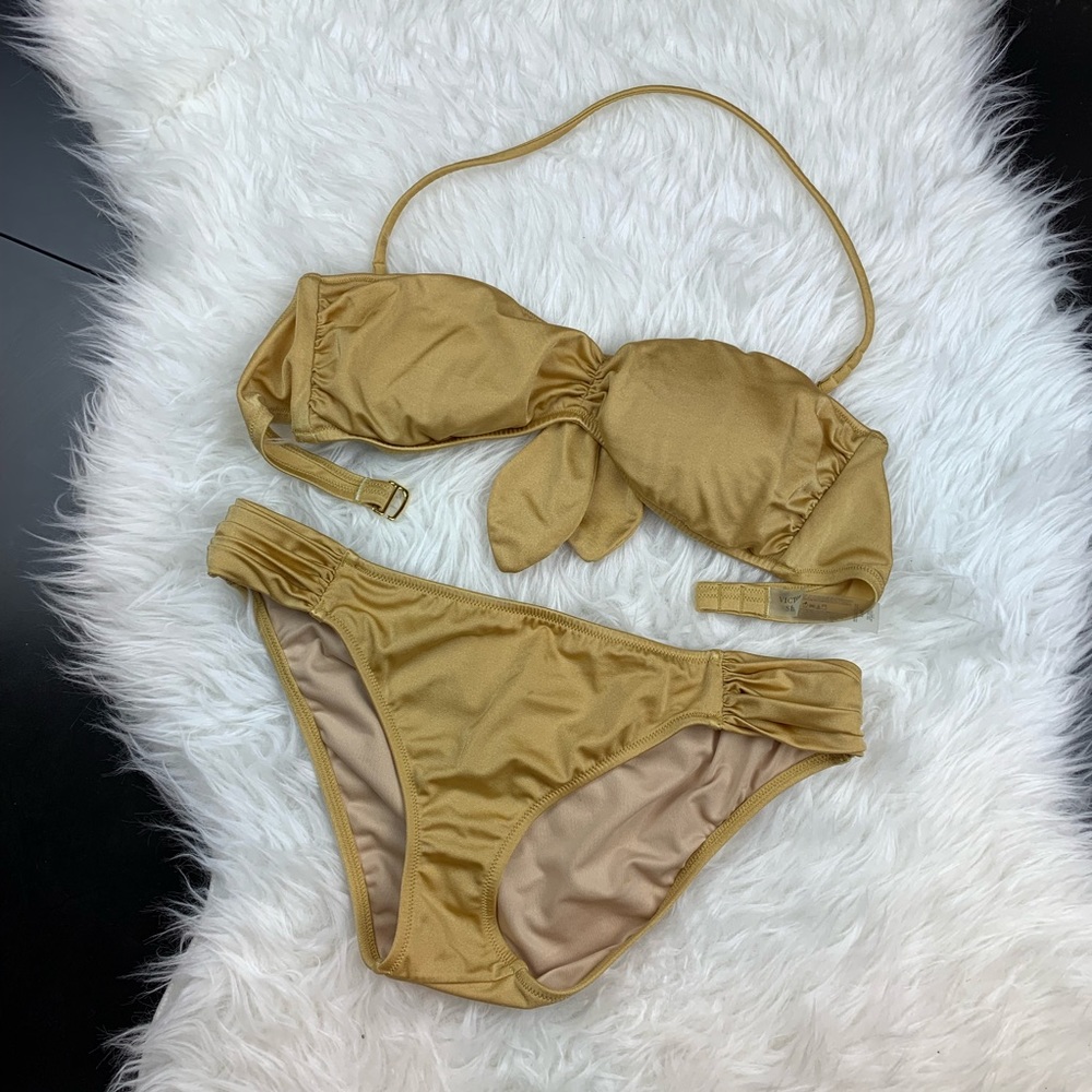 Victoria’s Secret bikini gold L B3